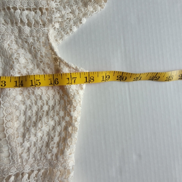 ROMEO AND JULIET COUTURE  MOCK TURTLE NECK CAP SLEEVE IVORY DRESS - Picture 8 of 16